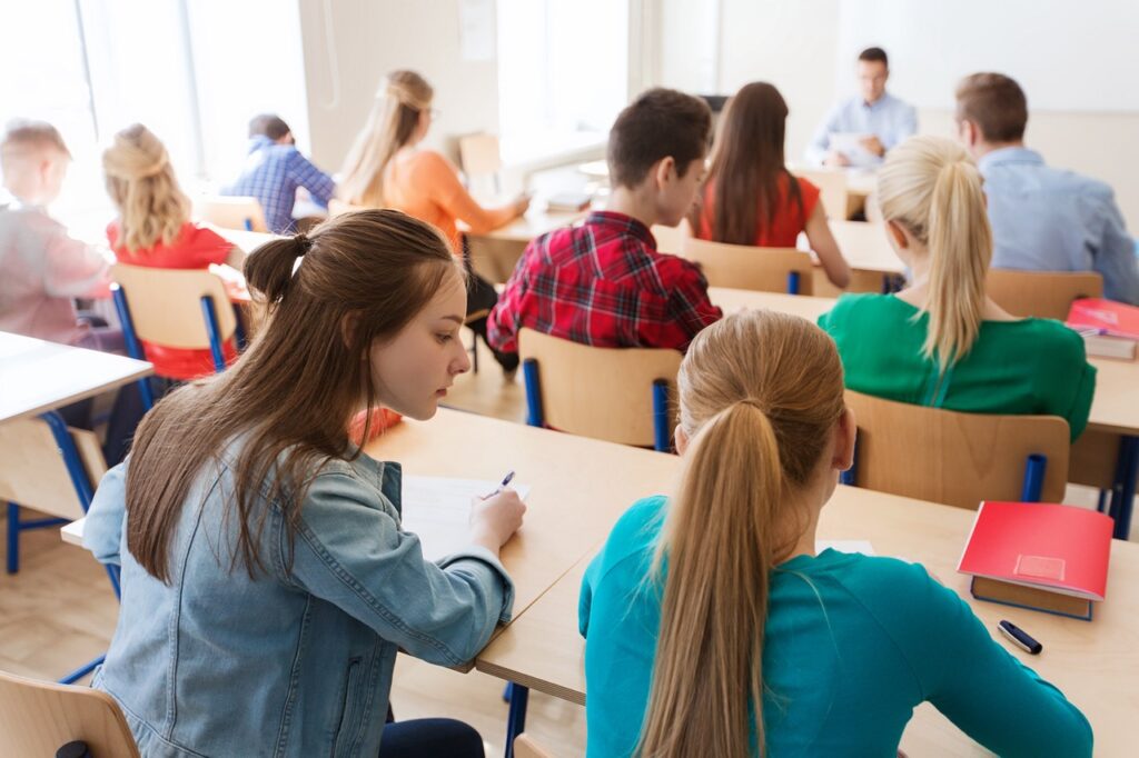 What Are the Signs of ADHD in Teenagers? A Helpful Guide for Parents Considering an ADHD Assessment thumbnail
